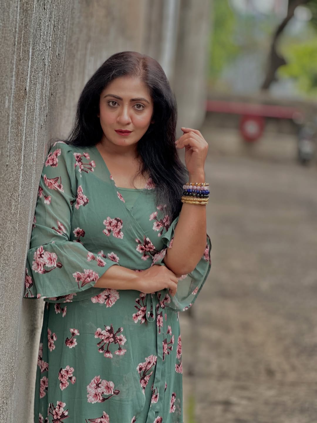 Post 5 by Ssohini ( Sohini Sanyal ) on Instagram (carousel)