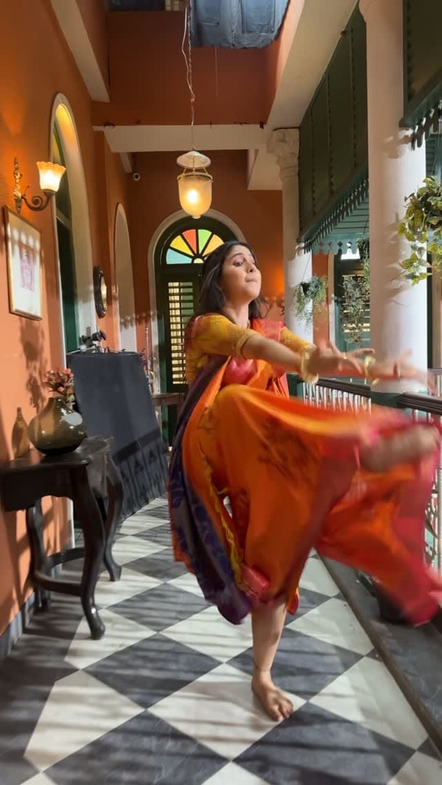 Post 8 by Simran Upadhya on Instagram (video)