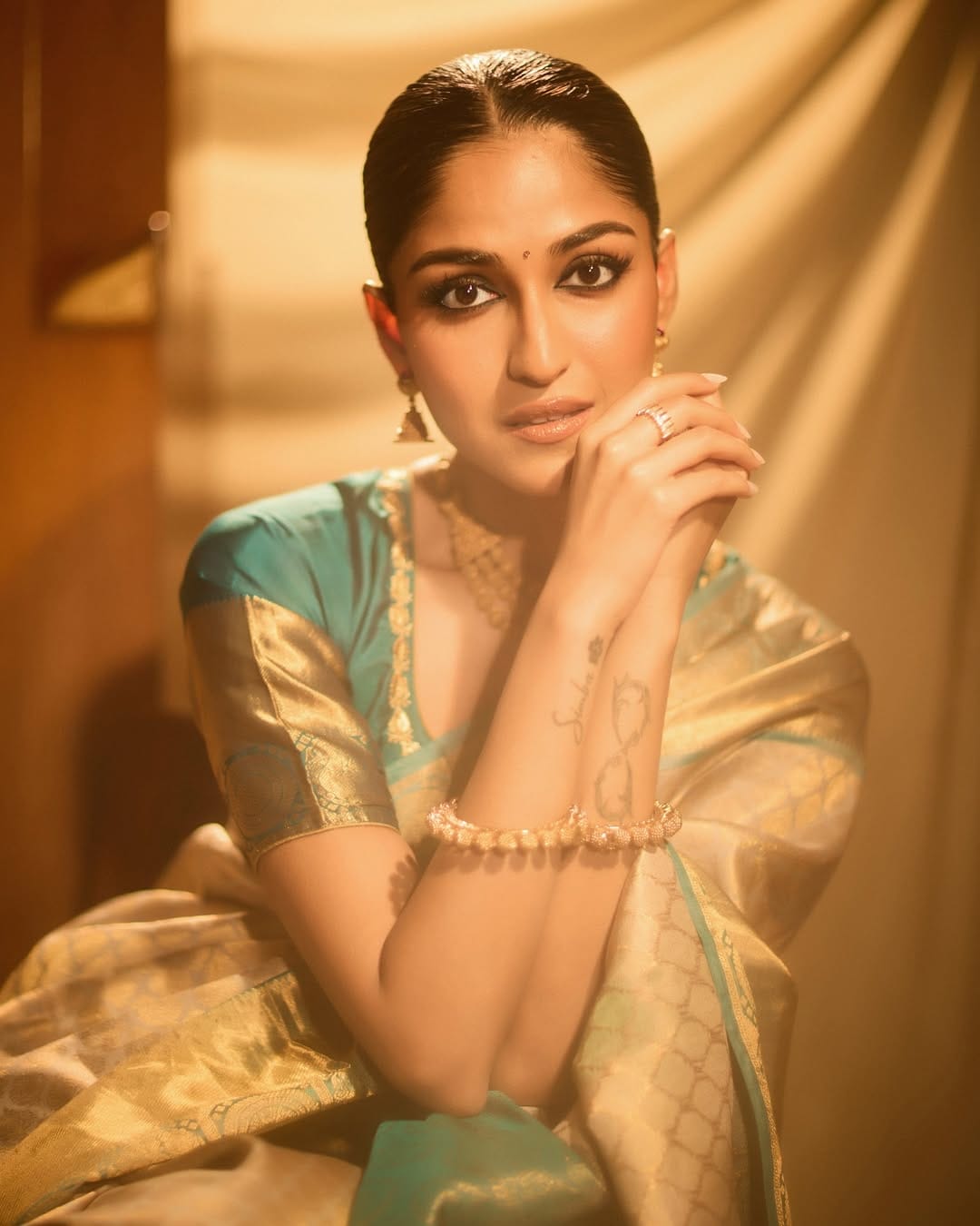 Post 8 by Apeksha Shetty on Instagram (carousel)