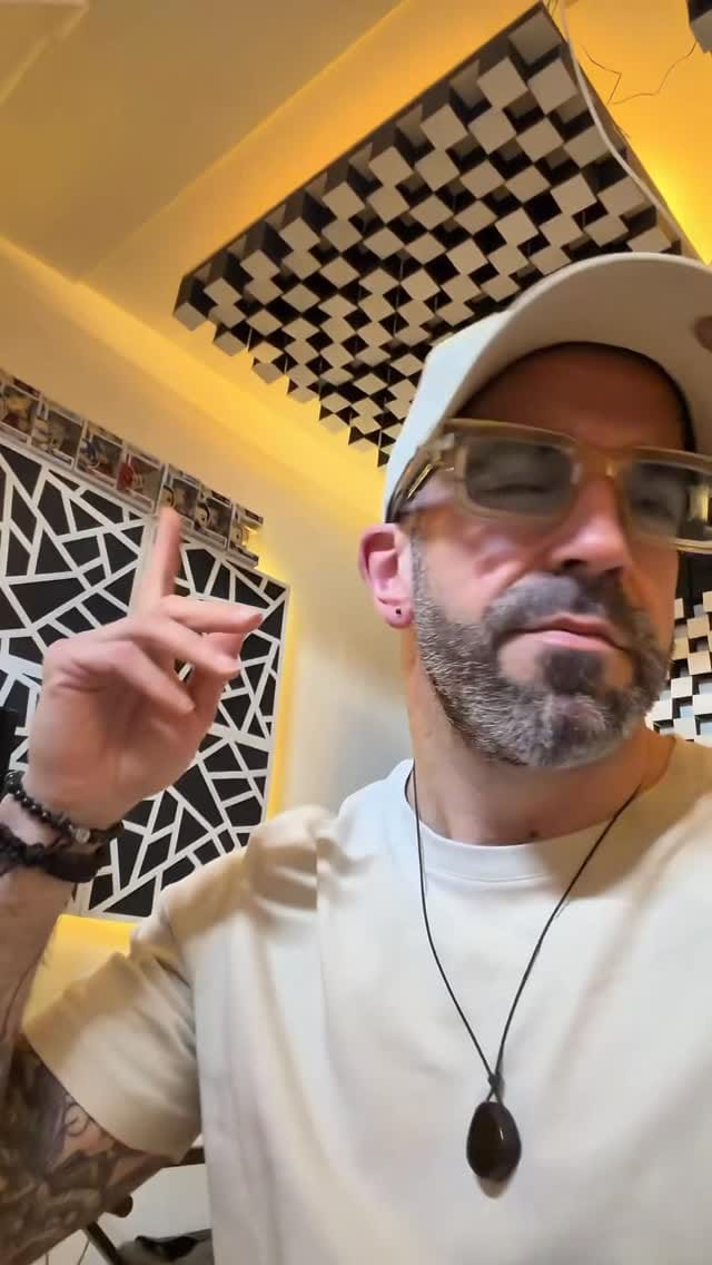 Post 4 by Leon Benesty on Instagram (video)