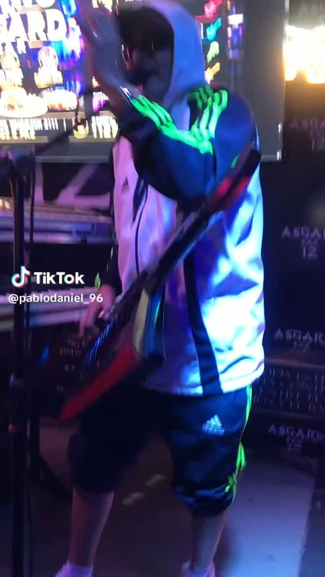 Post 1 by EL TRAIDOR Y LOS PIBES FANS💀🎤🎹 on Instagram (video)