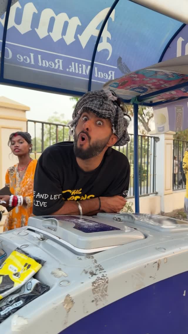 Post 4 by Aman Sindhwani on Instagram (video)