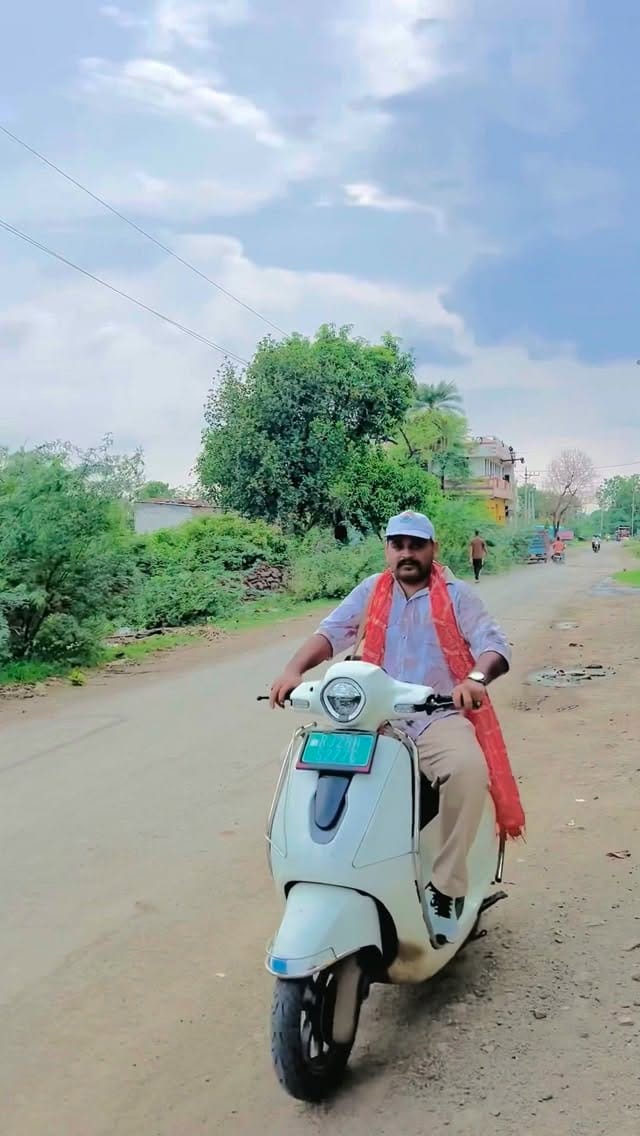 Post 4 by DHARM RAJ MEENA on Instagram (video)