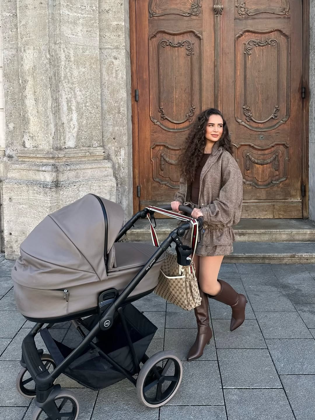 Post 6 by Ceren Çam on Instagram (carousel)