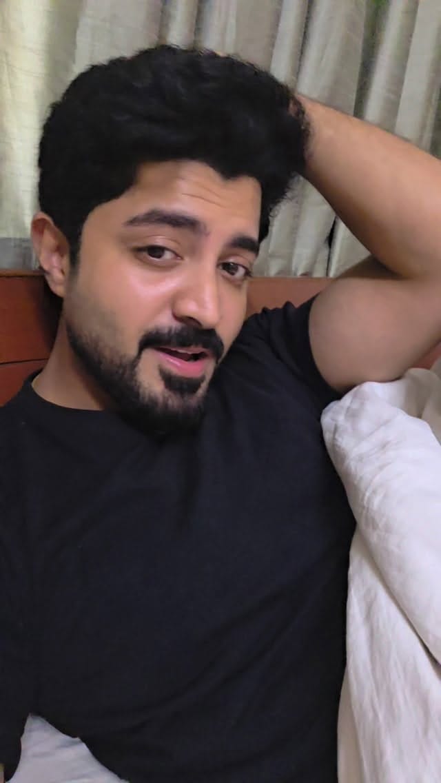 Post 6 by AASHISH CHAKRAVARTHI on Instagram (video)