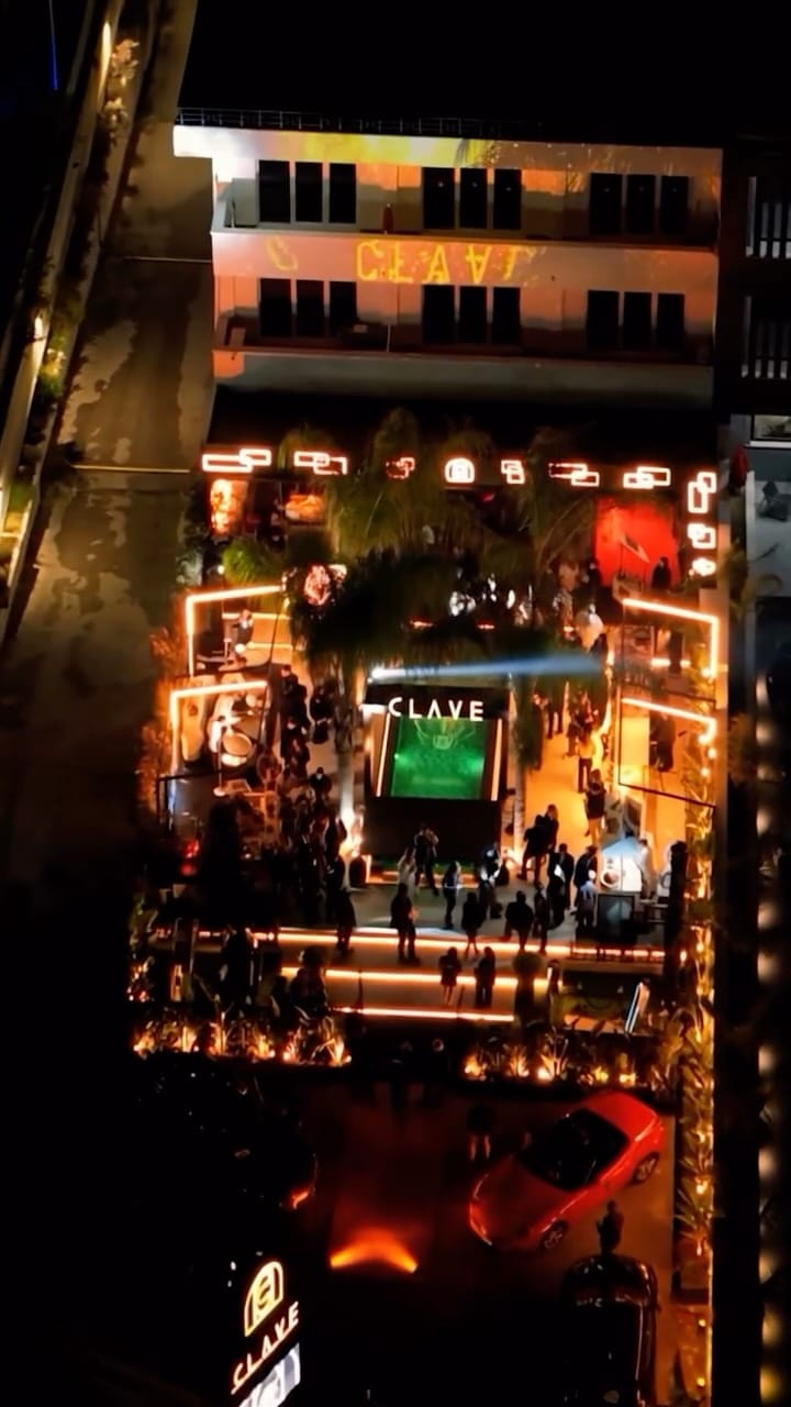 Post 4 by Alessandro Pennino on Instagram (video)