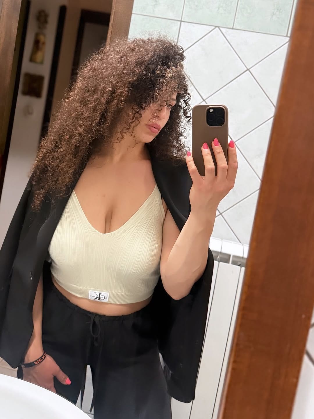 Post 9 by Desirée 🌪 on Instagram (carousel)