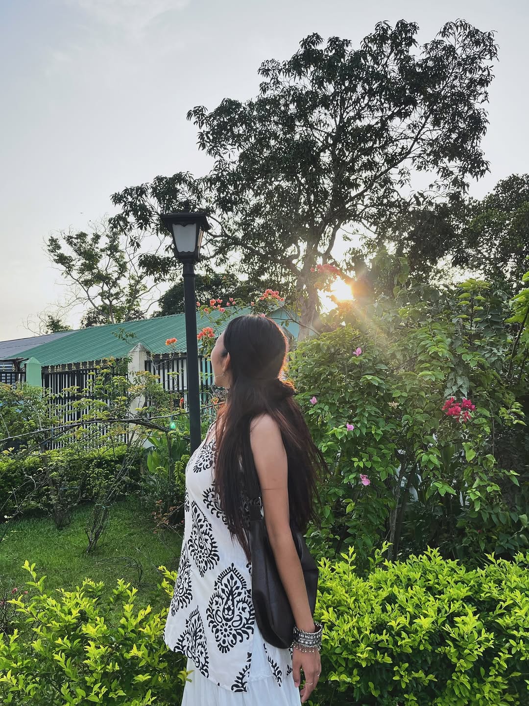 Post 6 by 𝐒𝐚𝐫𝐢𝐭𝐚 𝐋𝐢𝐦𝐛𝐮 on Instagram (carousel)