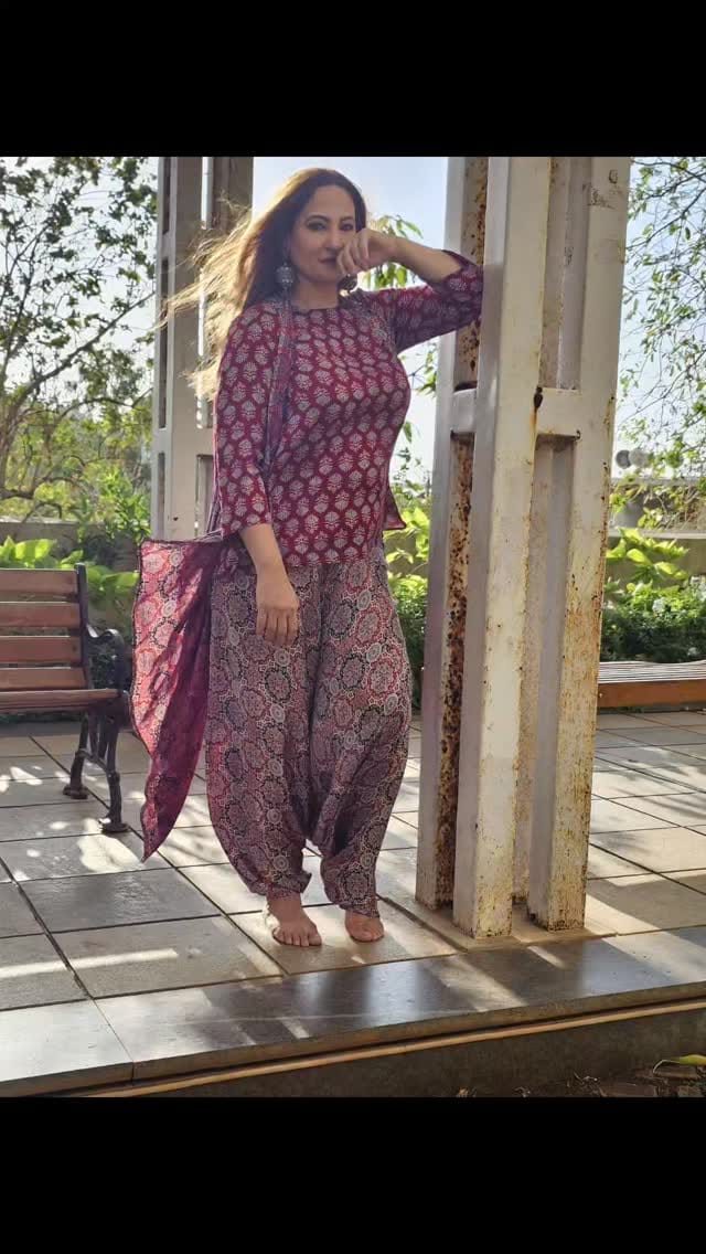Post 4 by Rakshanda Khan on Instagram (video)