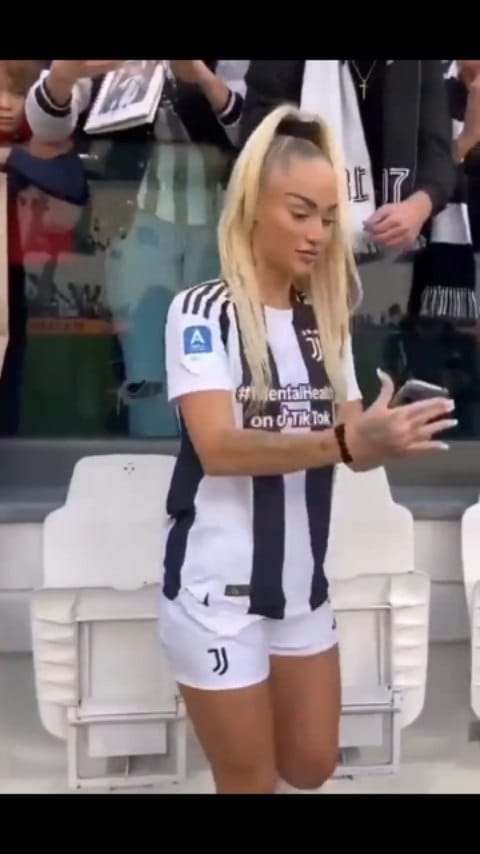 Post 3 by Alisha Lehmann 🧊 Fanpage on Instagram (video)