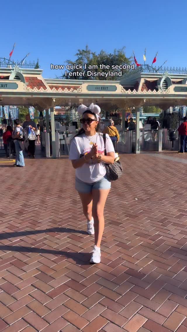 Post 6 by Briana Bernice Romero🖤 on Instagram (video)