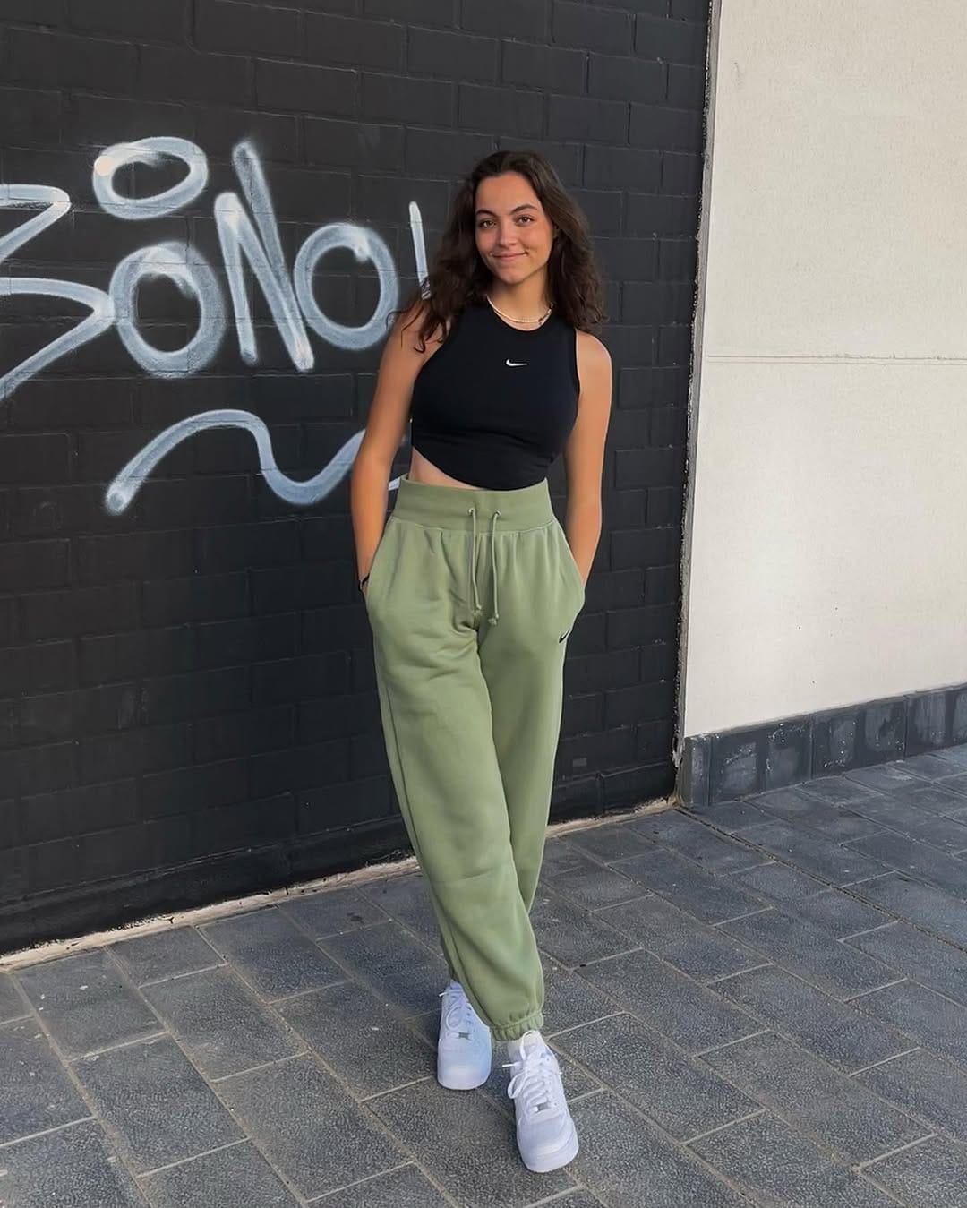 Post 10 by María de Francia 🦋 on Instagram (carousel)