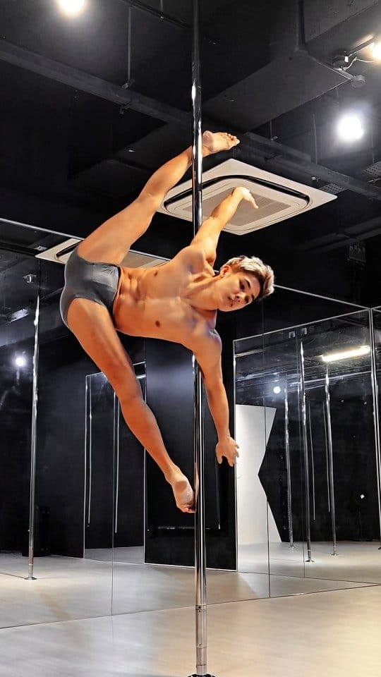 Post 6 by 𝗟𝗢𝗨𝗜𝗦 𝗦𝗨𝗘 on Instagram (video)