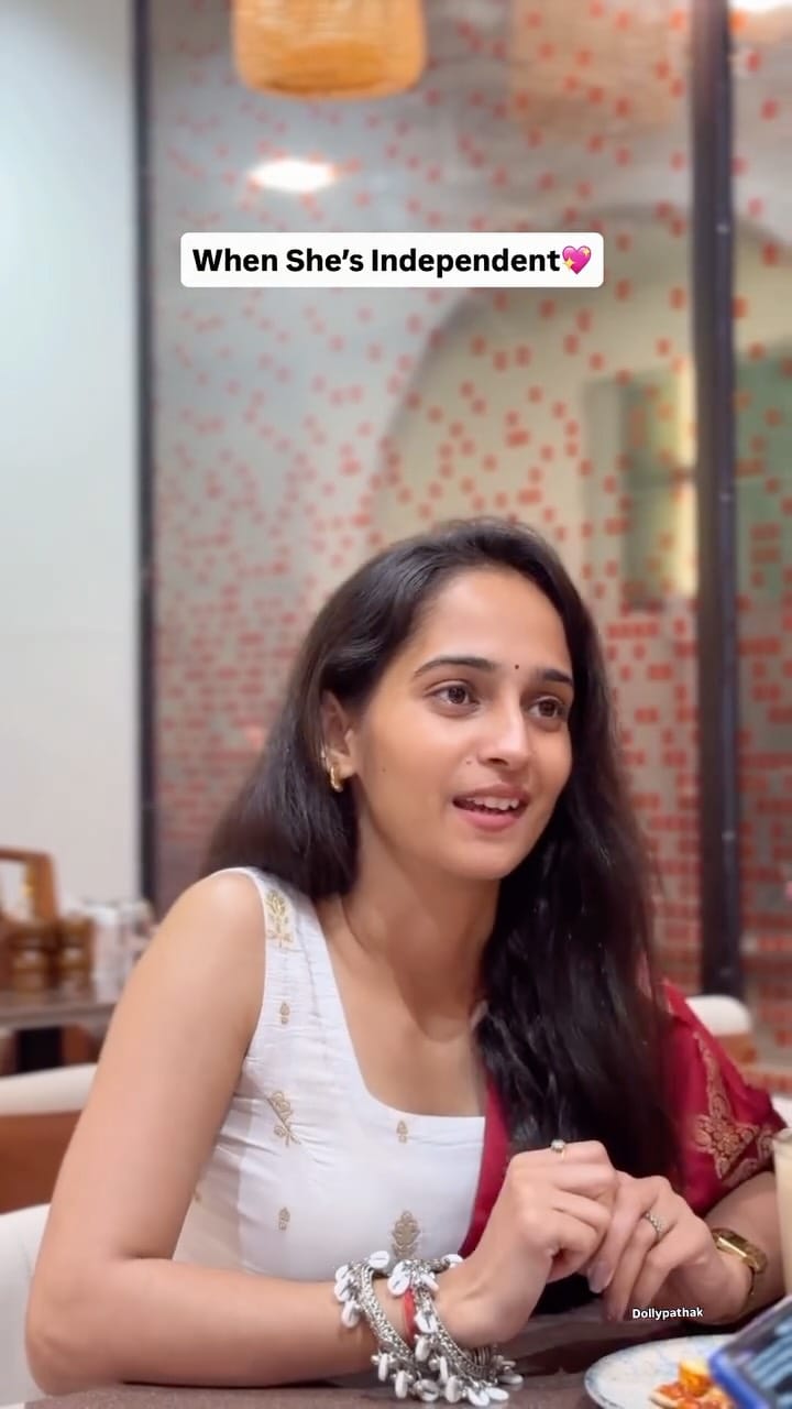 Post 2 by Dolly pathak❤️ on Instagram (video)