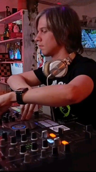 Post 1 by Digi Van Der on Instagram (video)
