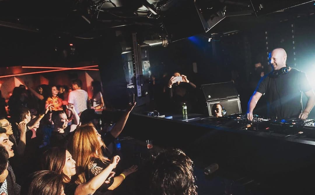 Post 9 by René Amesz on Instagram (image)