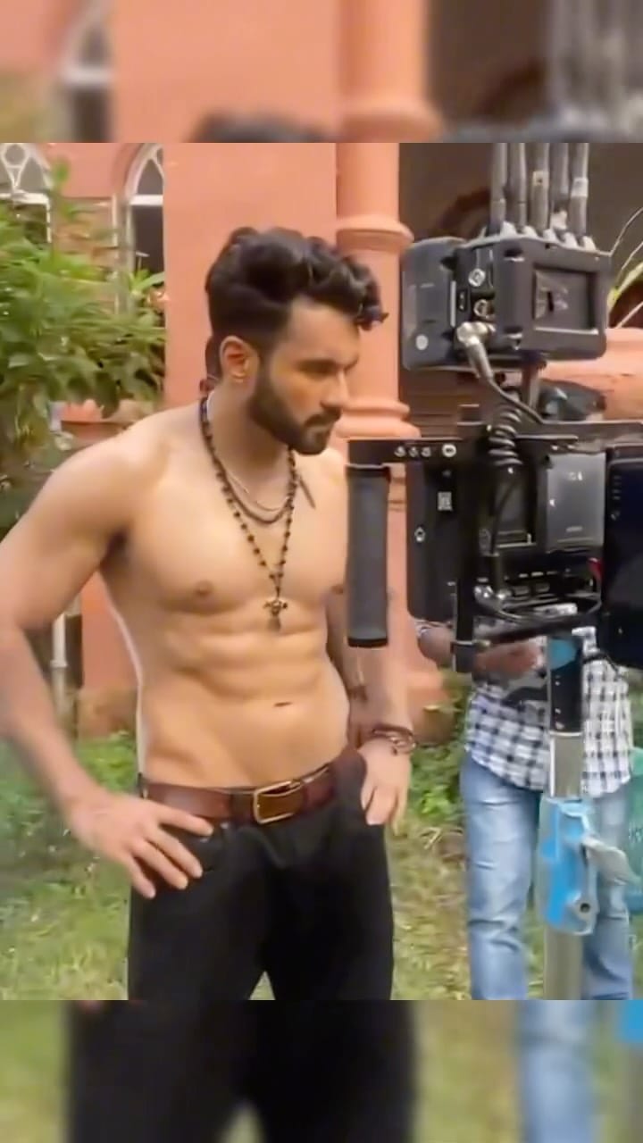 Post 10 by Abhishek Bajaj on Instagram (video)
