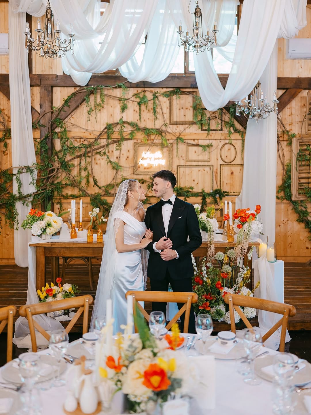 Post 6 by MAJOS DANIEL | Fotograf Nuntă - Wedding Photographer on Instagram (carousel)