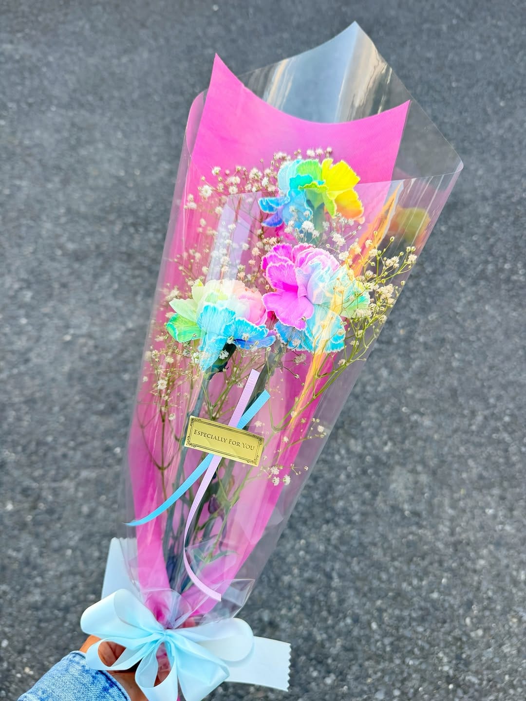 Post 8 by 新垣里沙 Risa Niigaki on Instagram (carousel)