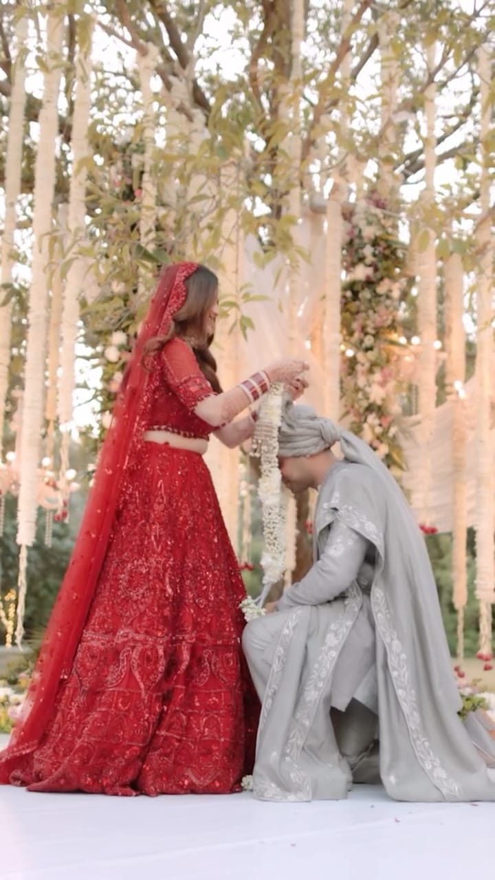 Post 8 by Vaishnavi Dhondiyal on Instagram (video)