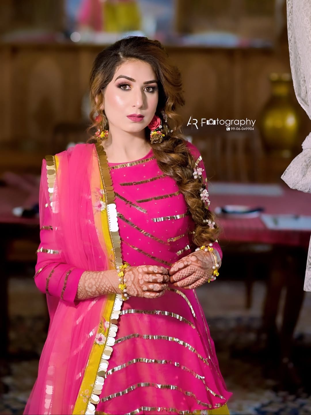Post 5 by Makeup By Shabnum on Instagram (image)