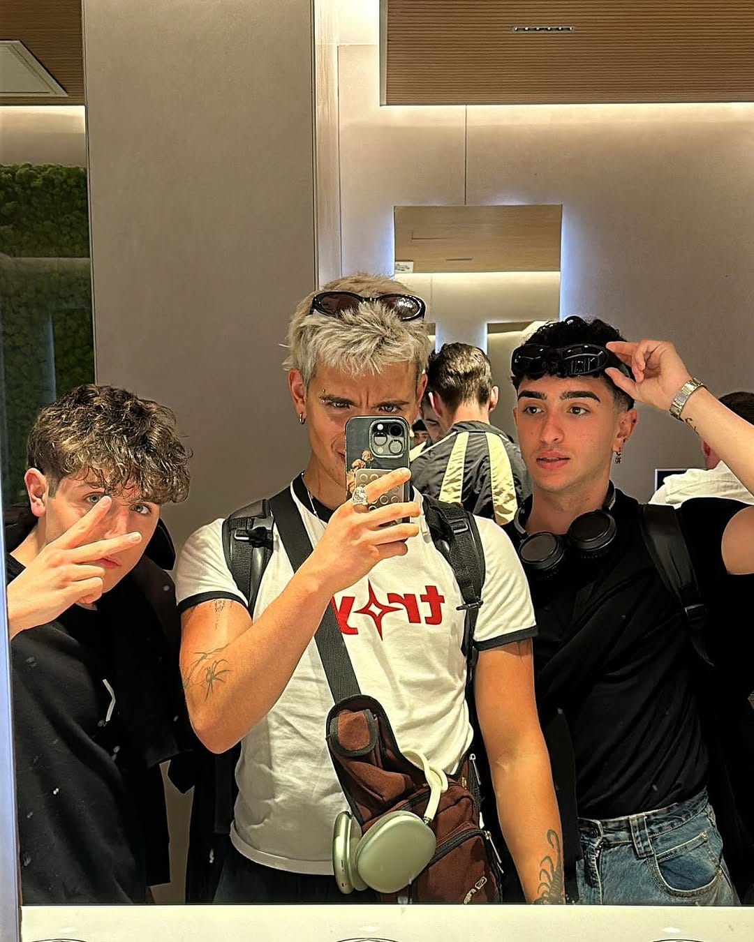 Post 9 by Flavietto🦂 on Instagram (carousel)