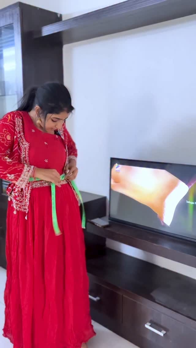 Post 10 by Deepika Rangaraju on Instagram (video)