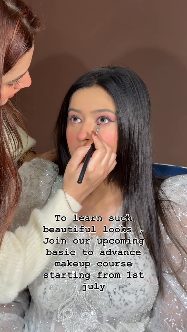 Post 5 by Shivangi Jindal |  MAKEUP ARTIST 💄 on Instagram (video)
