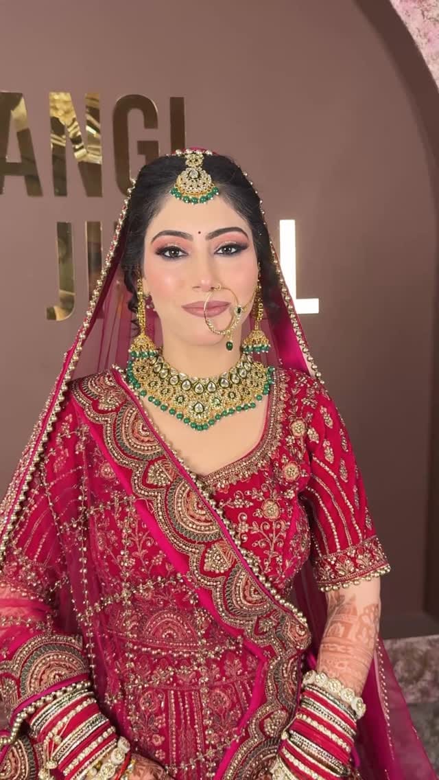 Post 7 by Shivangi Jindal |  MAKEUP ARTIST 💄 on Instagram (video)