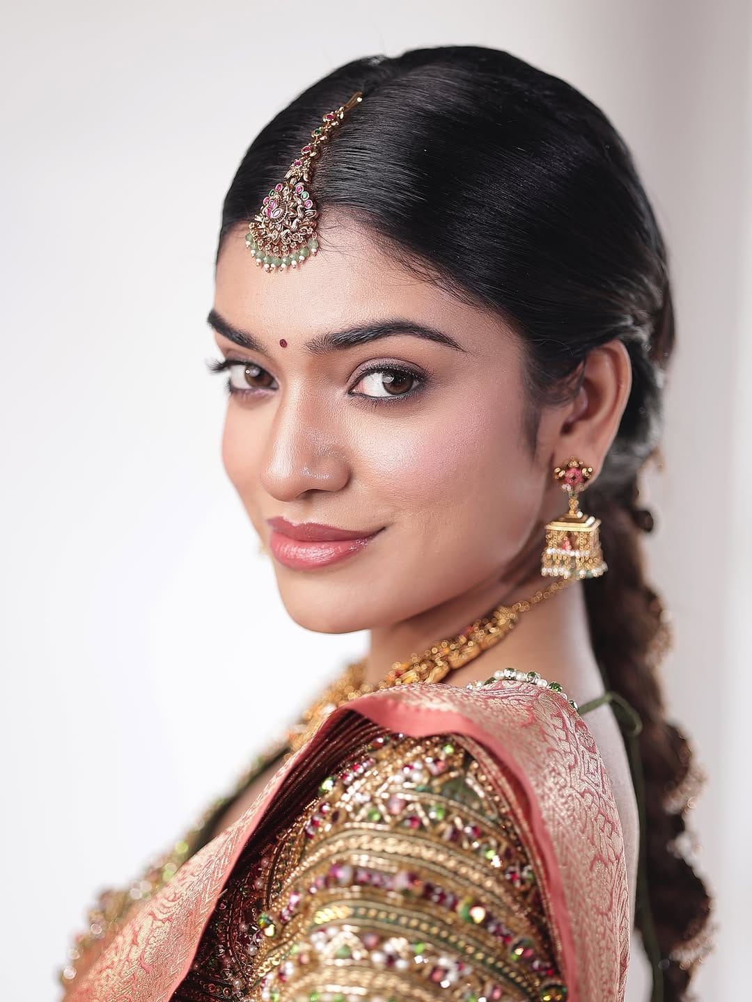 Post 6 by Abhi |  Makeup Artist on Instagram (carousel)
