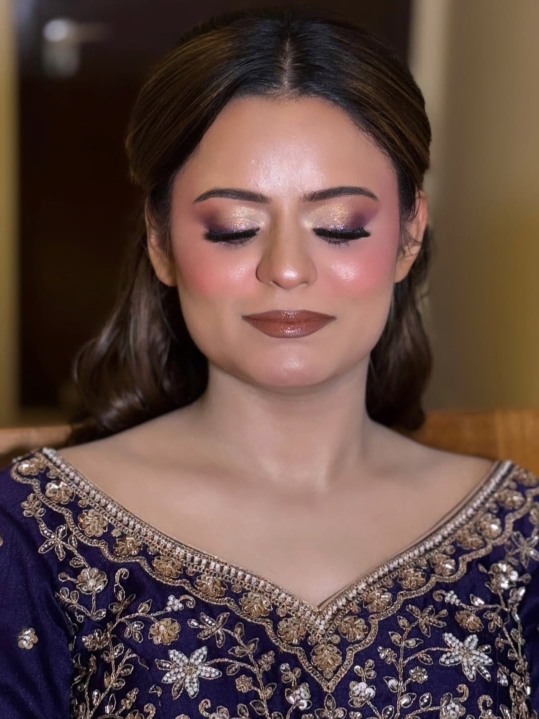 Post 6 by @makeupbyhudakhan on Instagram (carousel)
