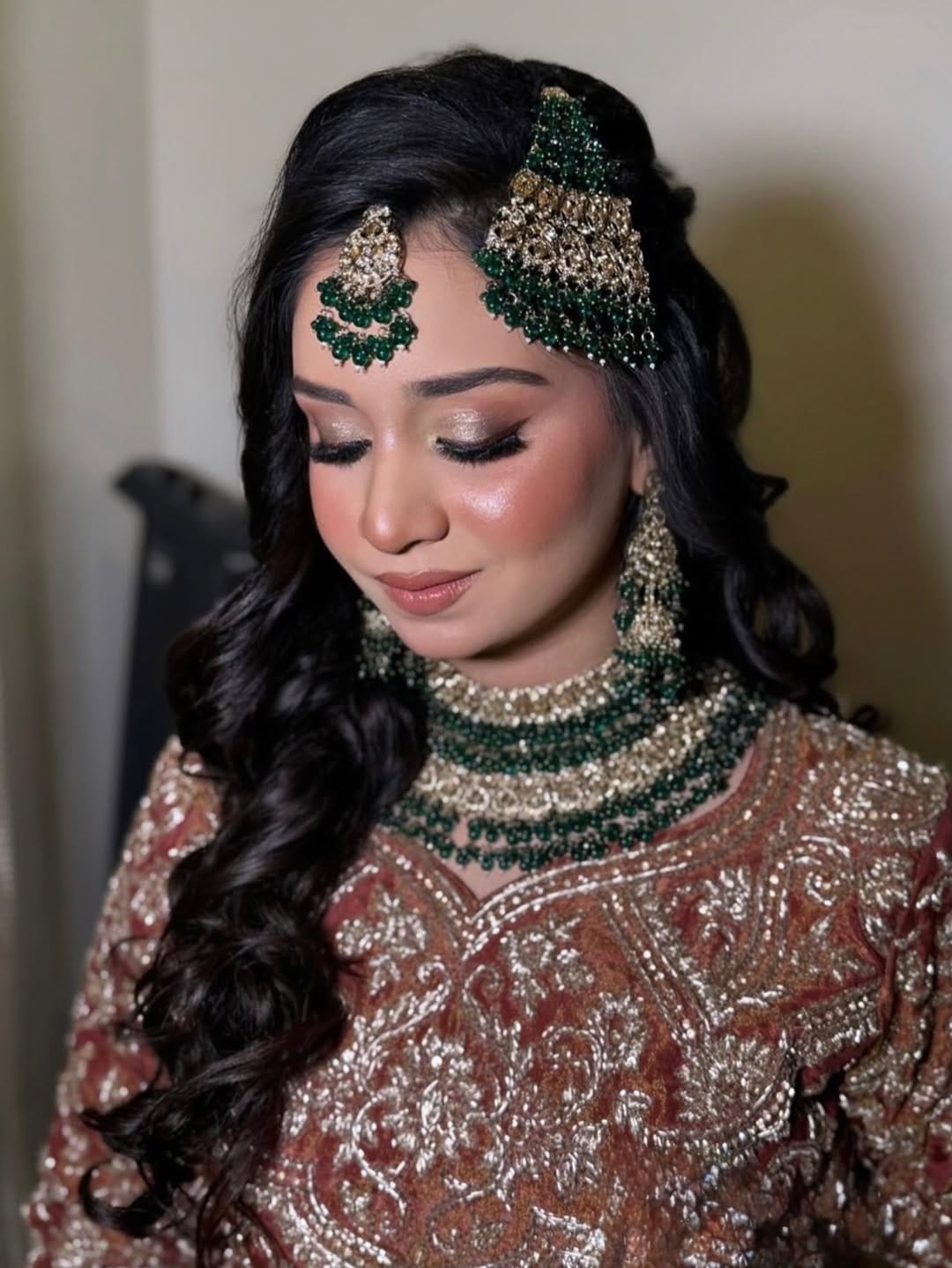 Post 5 by @makeupbyhudakhan on Instagram (carousel)