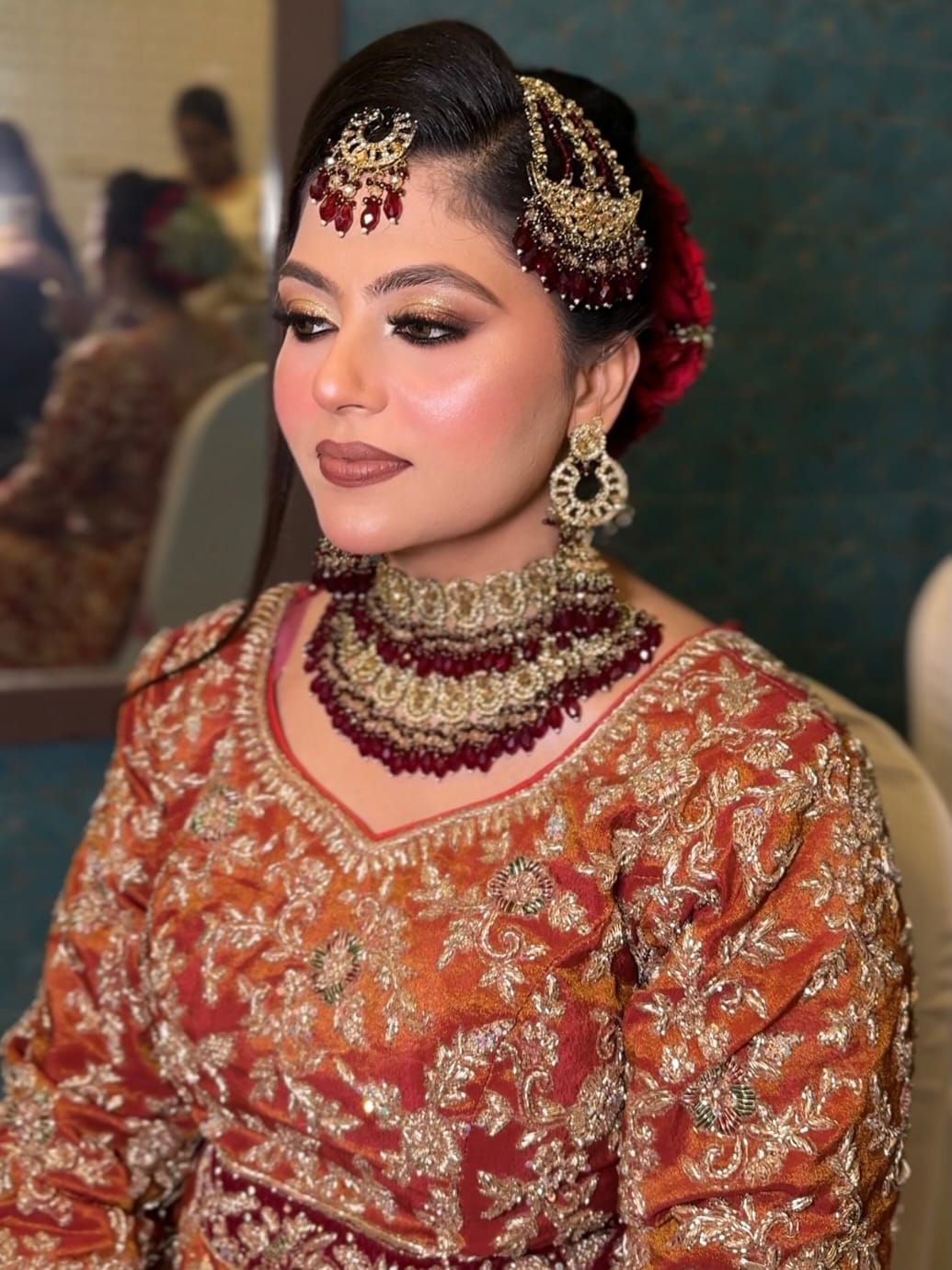 Post 3 by @makeupbyhudakhan on Instagram (carousel)