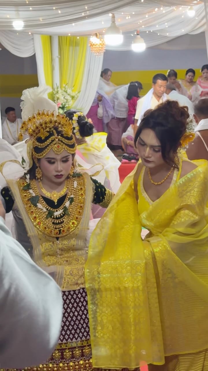 Post 1 by Tondon laishram makeup on Instagram (video)