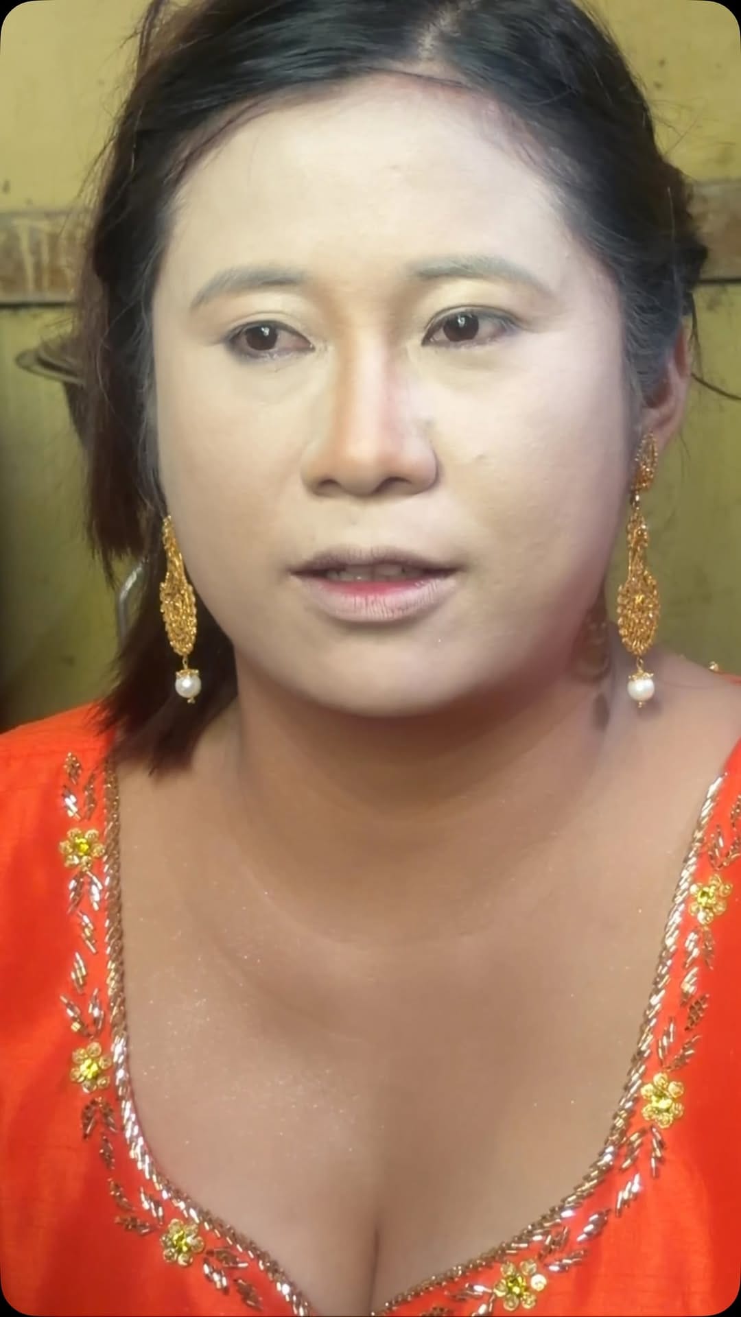 Post 4 by Tondon laishram makeup on Instagram (video)
