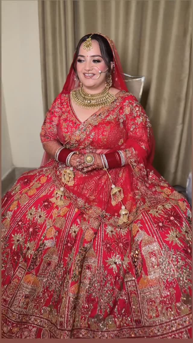 Post 3 by Payal Chhabra Makeup Artist 🖤 on Instagram (video)
