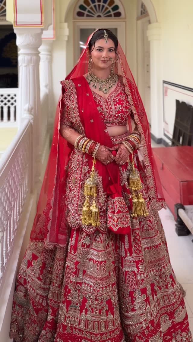 Post 8 by Payal Chhabra Makeup Artist 🖤 on Instagram (video)