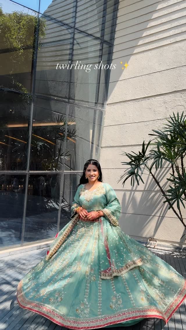 Post 7 by Payal Chhabra Makeup Artist 🖤 on Instagram (video)