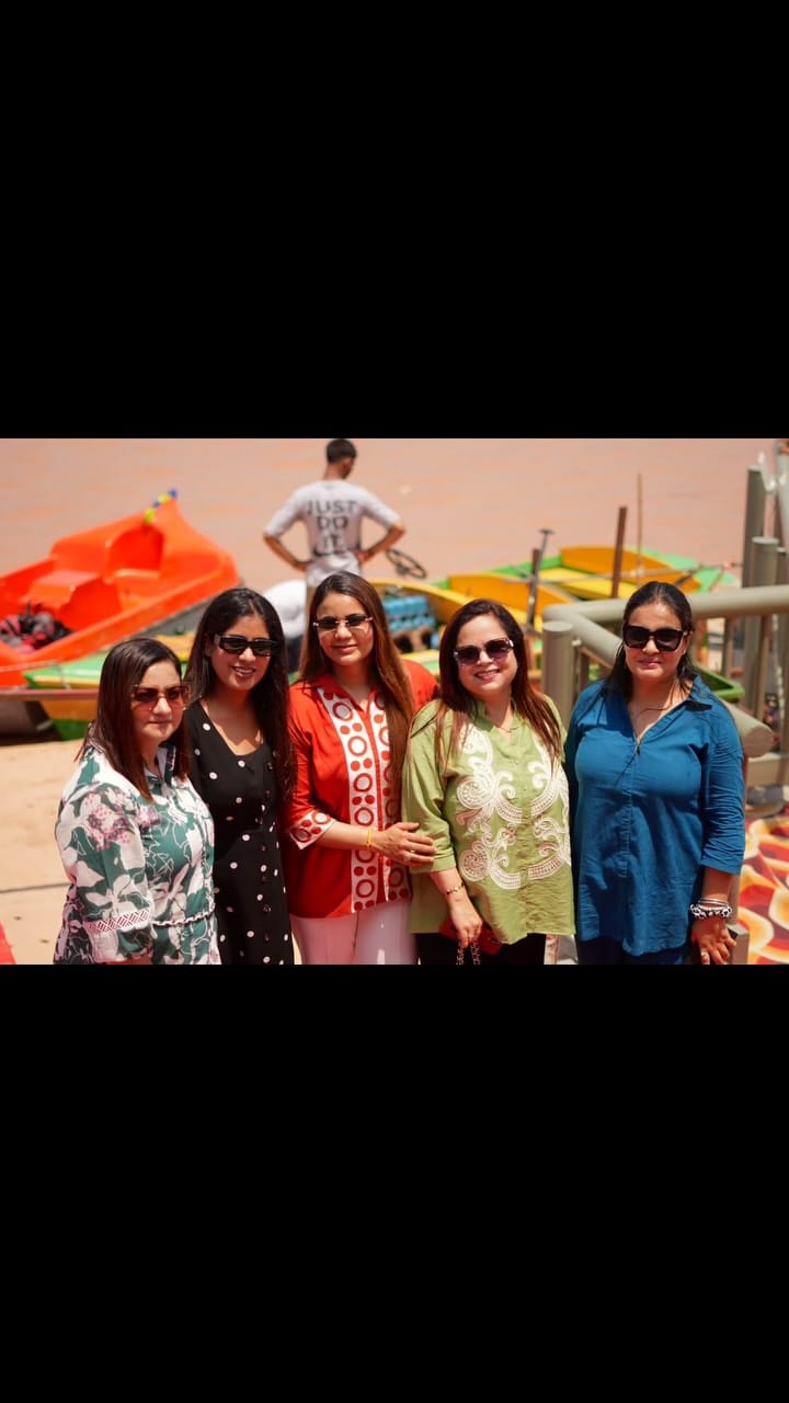 Post 5 by Sonali Dogra on Instagram (video)