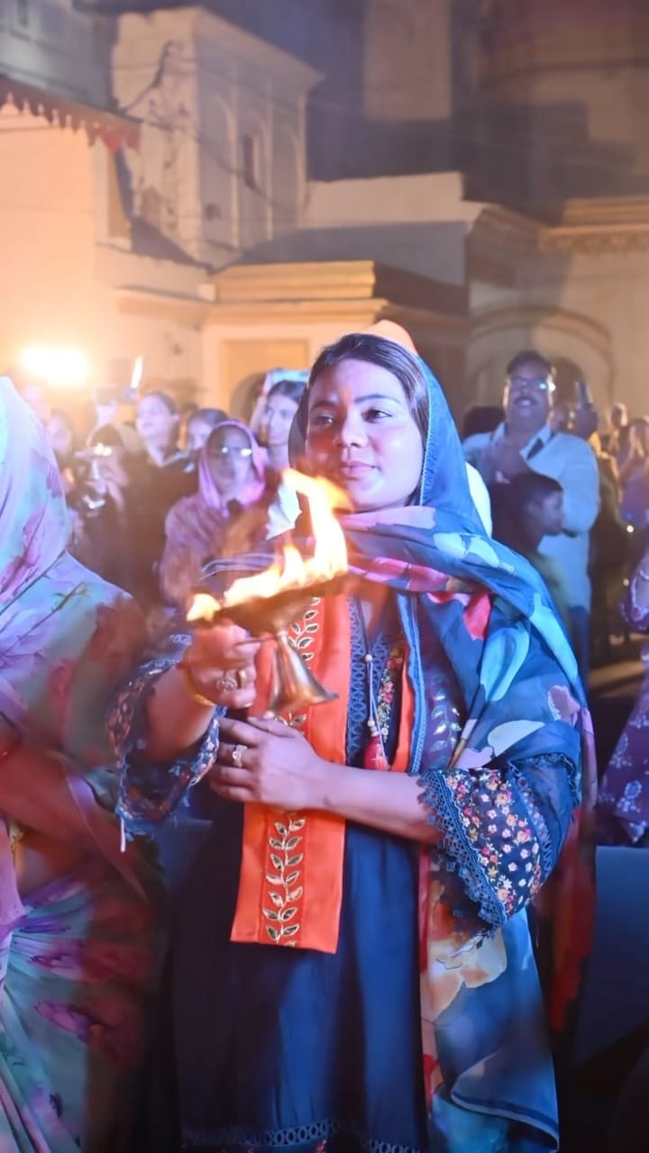Post 2 by Sonali Dogra on Instagram (video)