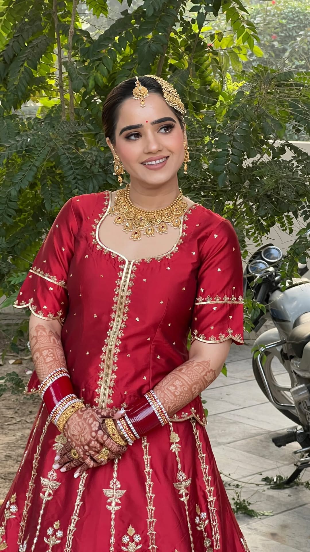 Post 7 by Gunjan Sabharwal Mua on Instagram (video)