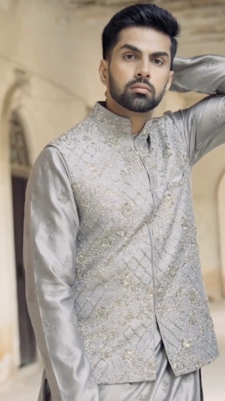 Post 9 by HARSHVARDHAN AHLAWAT on Instagram (video)