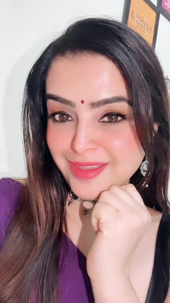 Post 3 by Twinkle Mishra on Instagram (video)