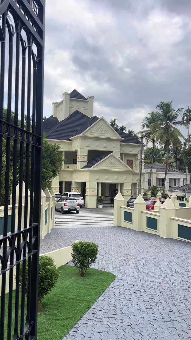 Post 4 by Sadiq Bin Usman on Instagram (video)