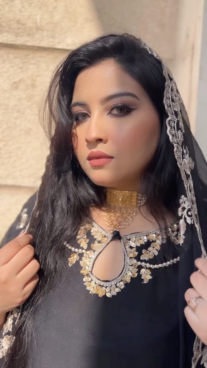 Post 5 by Tazeen Mirza on Instagram (video)