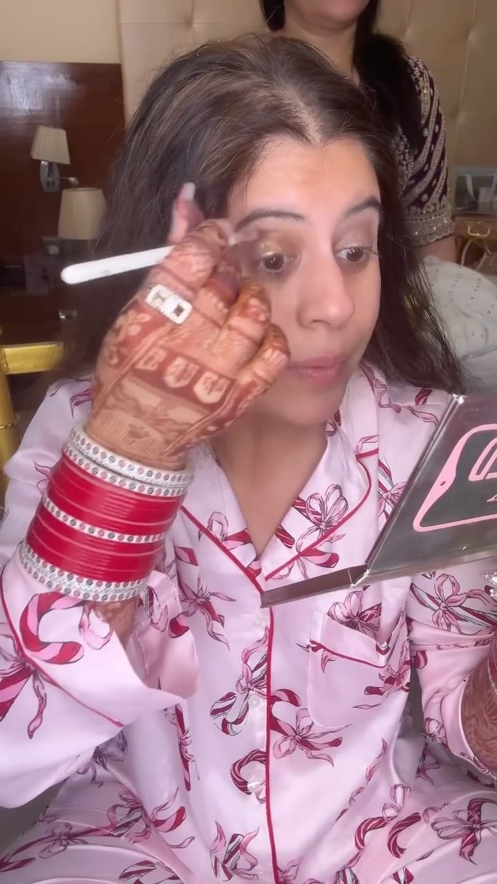 Post 8 by Bridal Makeup Artist Goa & Delhi NCR - Harsha on Instagram (video)