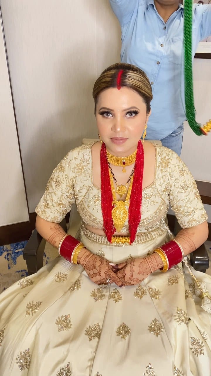 Post 9 by Bridal Makeup Artist Goa & Delhi NCR - Harsha on Instagram (video)