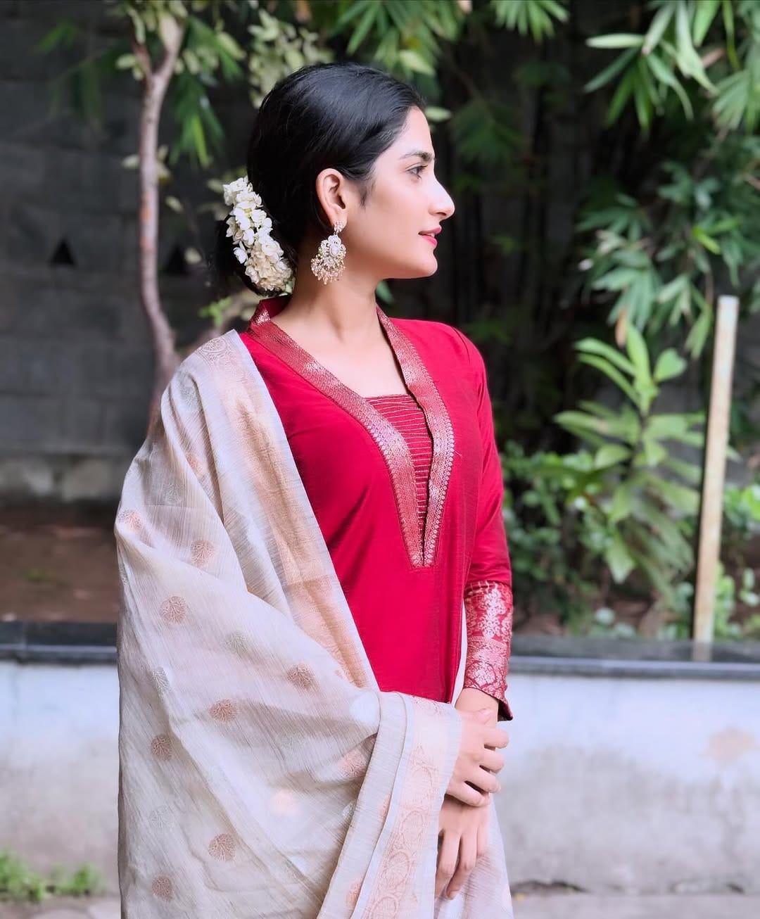 Post 5 by Janani Balasubramanian on Instagram (carousel)