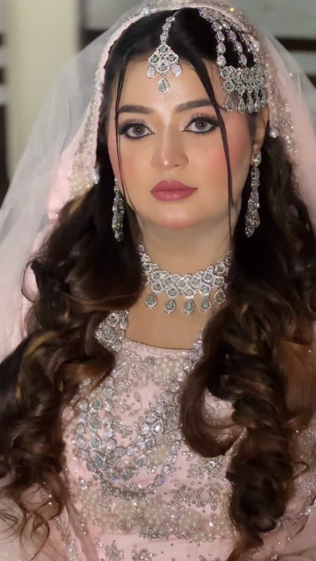Post 1 by sadiya_makeover_Academy on Instagram (video)