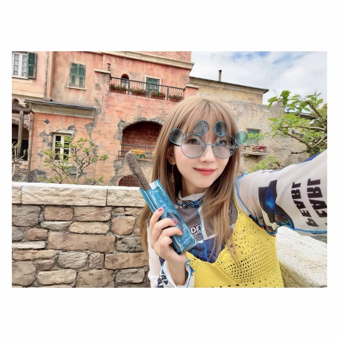 Post 10 by 牧野由依_YUI MAKINO on Instagram (carousel)